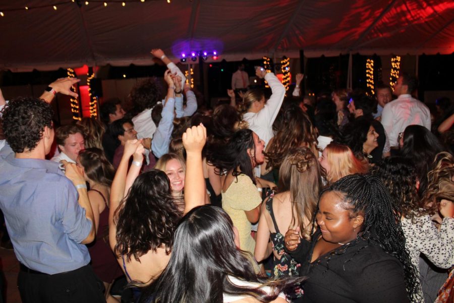Students dance together at Fall Formal