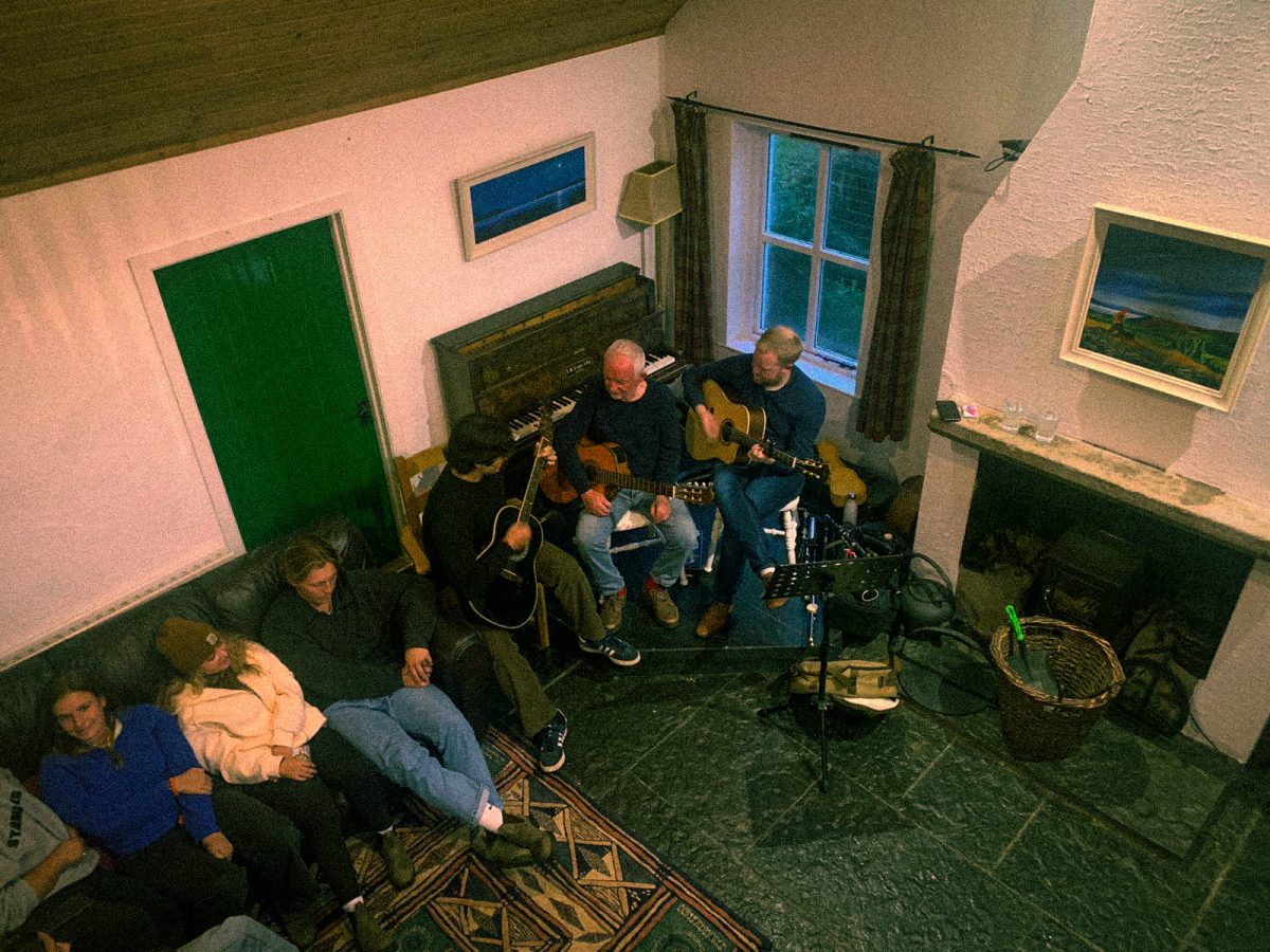 Tradition and community: Collective expression in the Irish Céilí house